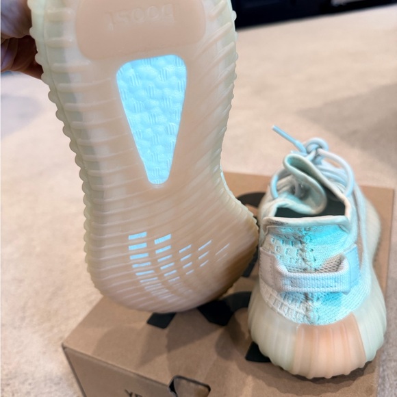 Adidas Yeezy Boost 350 V2 Shoes - Blue/green - Picture 4 of 4